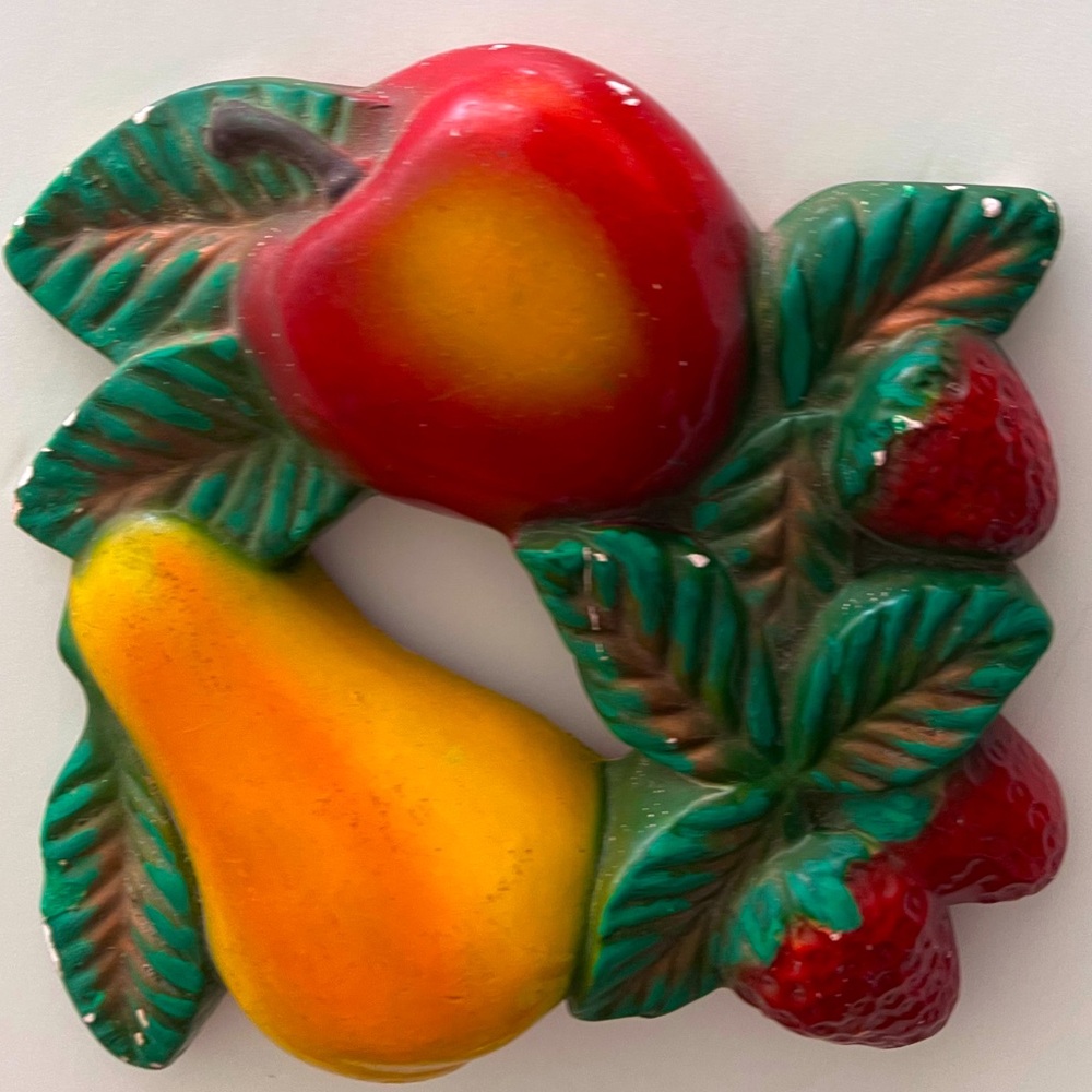 Vintage Arkansas Red Clay Fruit Wall Plaque Pear Apple Strawberries kitschy - Picture 6 of 12